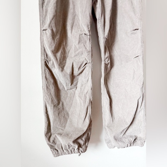 Hollister Adjustable Rise Parachute Baggy Corduroy Pants - Picture 6 of 9